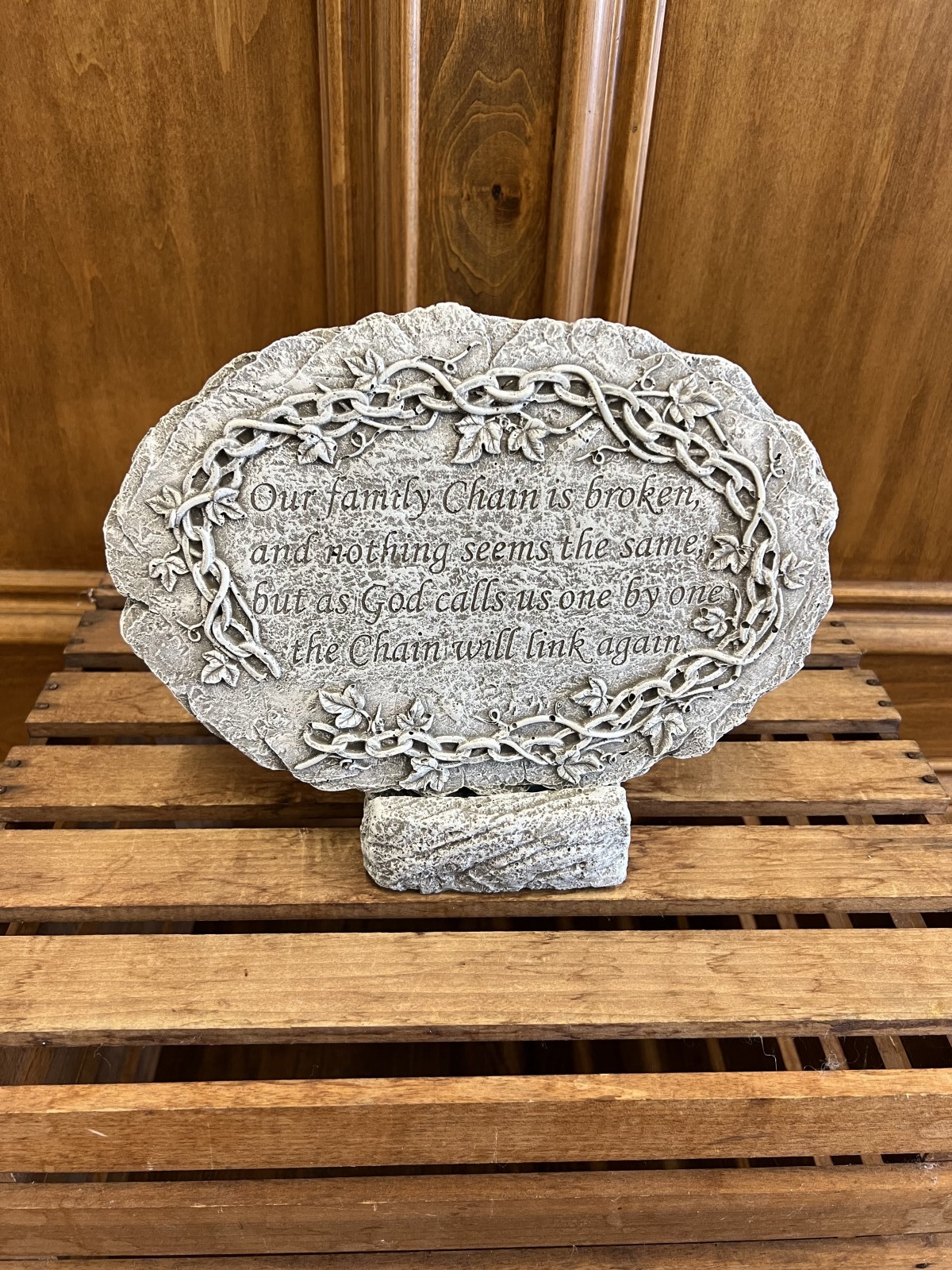 Lutz Garden Stone Family Chain