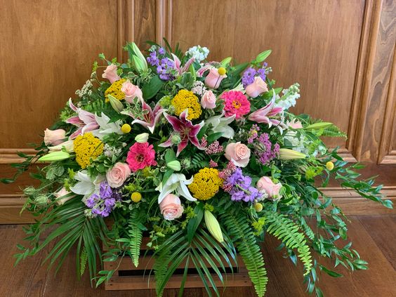Lutz Garden Casket Spray