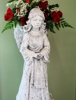 Lutz Garden Angel With Flowers LMGAF-17