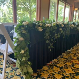 Head table runner