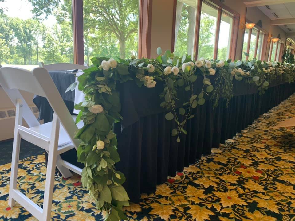 Head table runner