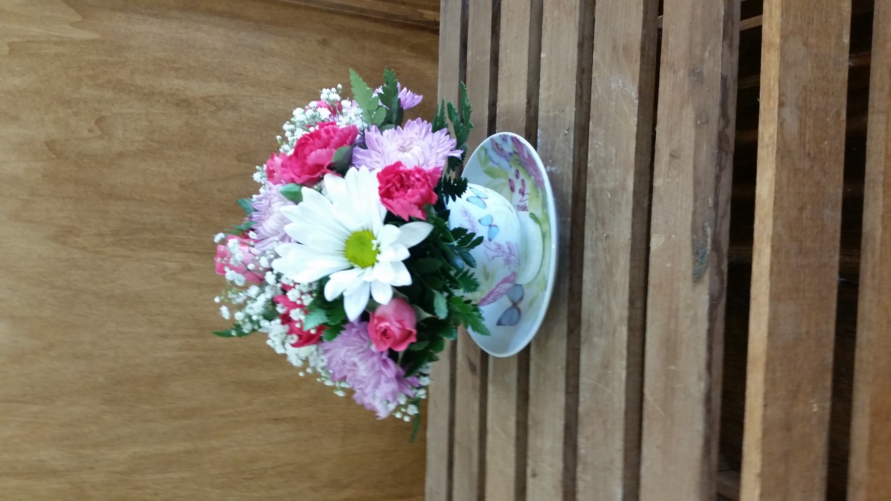 Lutz TeaCup Arrangement