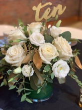 White centerpiece with a touch of gold