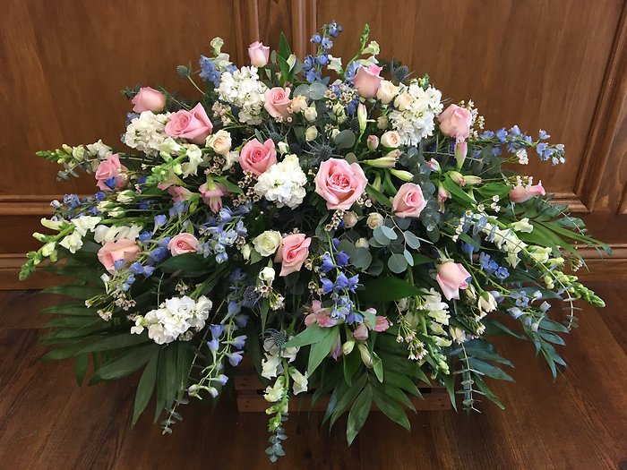 Lutz Grace Casket Spray