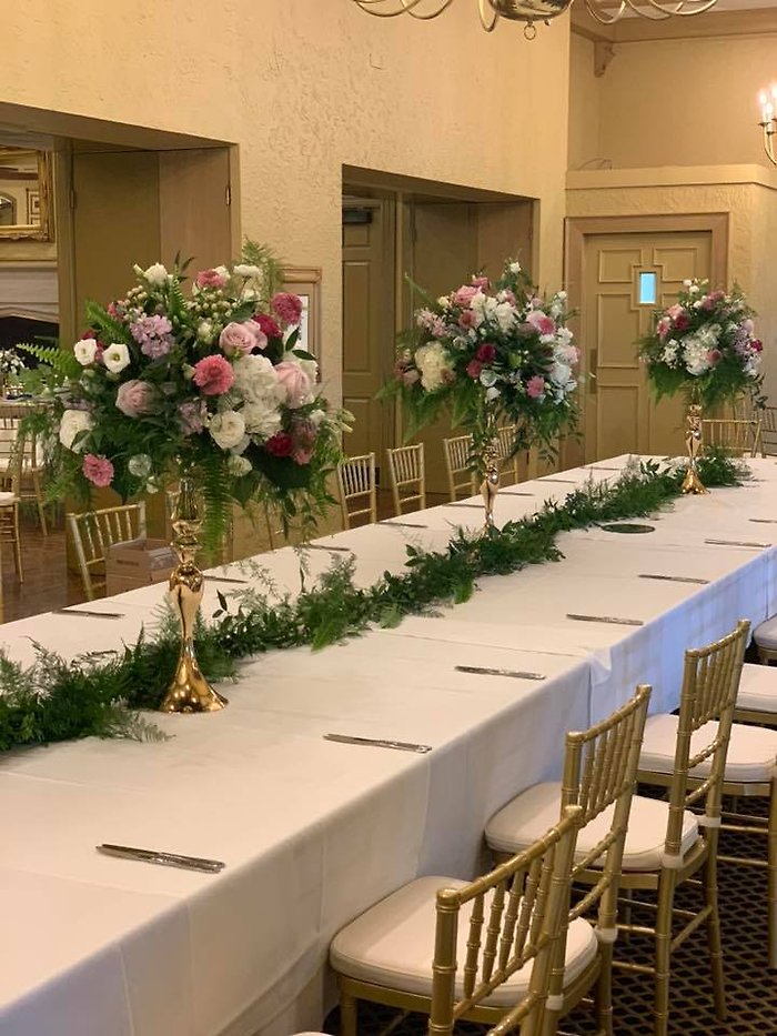 Tall Gold Head Table Arrangements