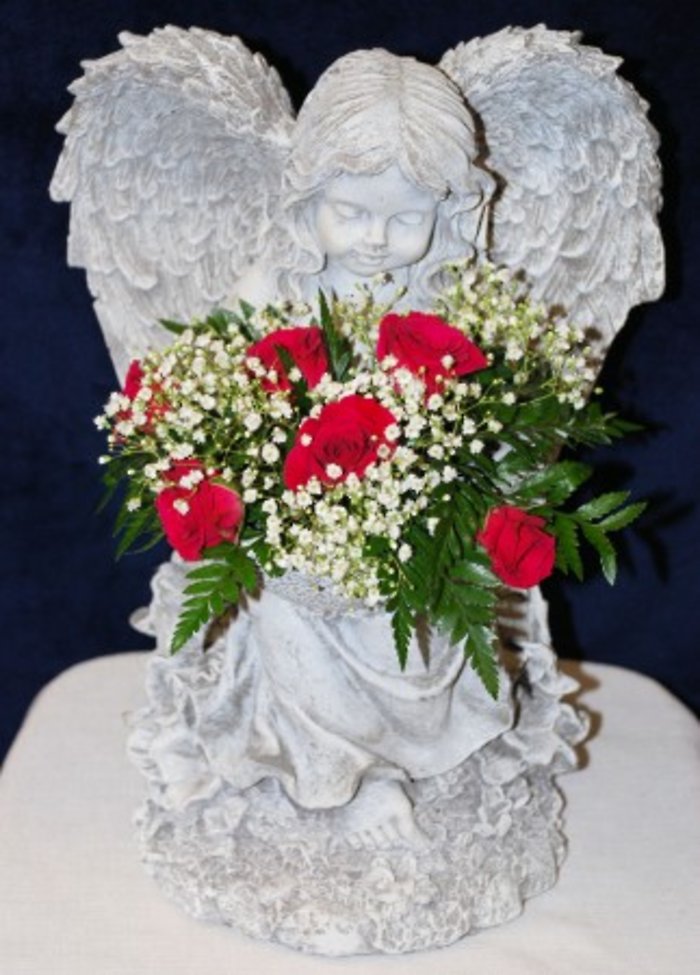Lutz Memorial Garden Angel With Flowers LMGAF-5