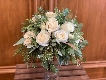 Lutz Classic White Bouquet