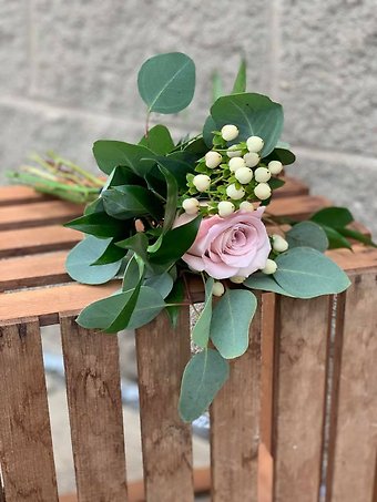 Single Rose Bouquet