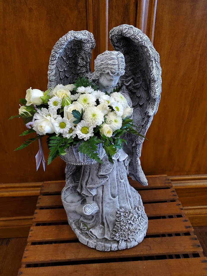 Lutz Memorial Garden Angel with Flowers LMGAF-4