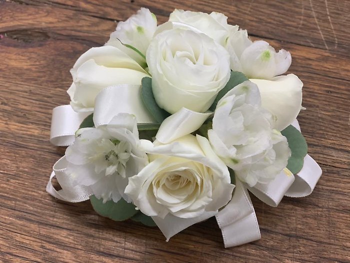 Lutz White Mix Corsage